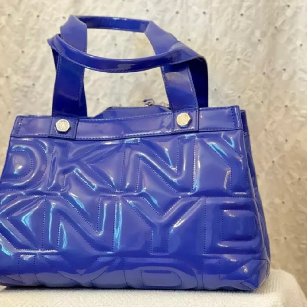 DKNY Active Quilted Monogram Logo Blue Purple Patent Leather Shoulder Bag  🌹